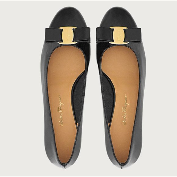 Ferragamo Vara Bow Pump - Picture 5 of 8